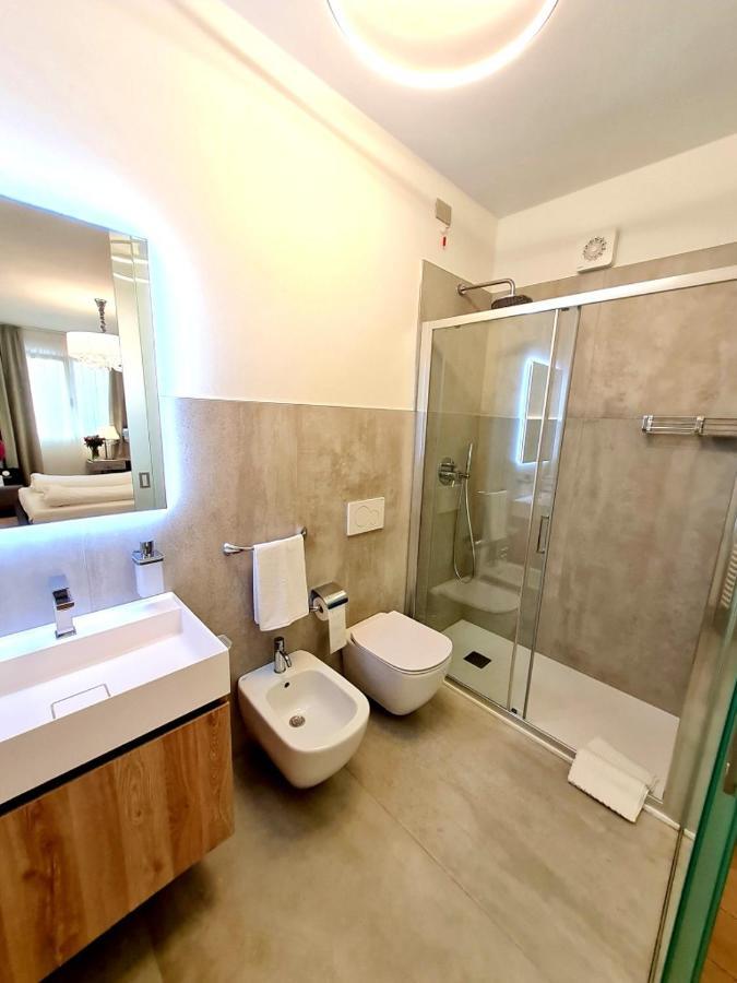 Sole Di Diana Luxury Apartments ペスキエーラ・デル・ガルダ エクステリア 写真