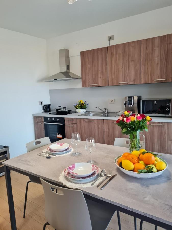 Sole Di Diana Luxury Apartments ペスキエーラ・デル・ガルダ エクステリア 写真